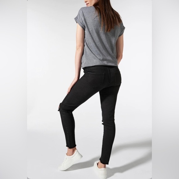 NEW Blanqi Black Wash Slit Knee Distressed Maternity Jeans Denim Size 2 - Picture 2 of 8